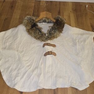 White Cape with Faux Fur Collar and Buckle Closure